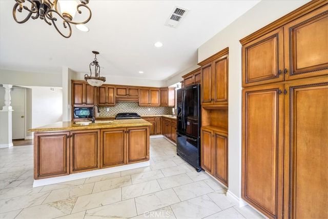6481 Dos Rios, Downey, CA 90240