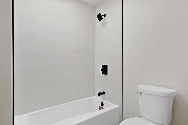 211 Las Lomas, Palm Desert, CA 92260