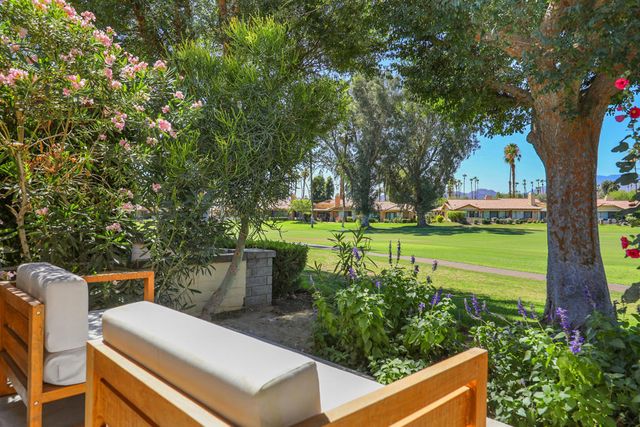 211 Las Lomas, Palm Desert, CA 92260