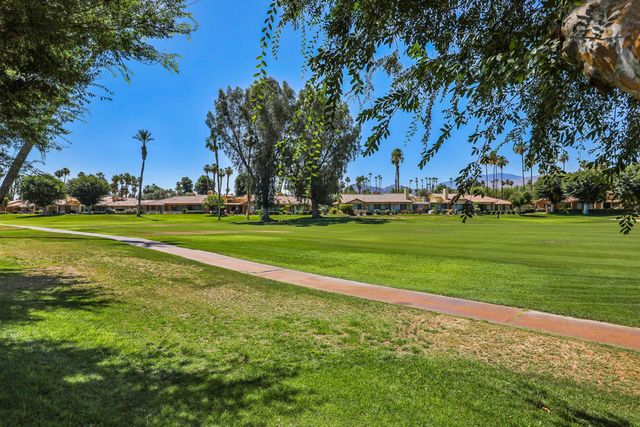 211 Las Lomas, Palm Desert, CA 92260