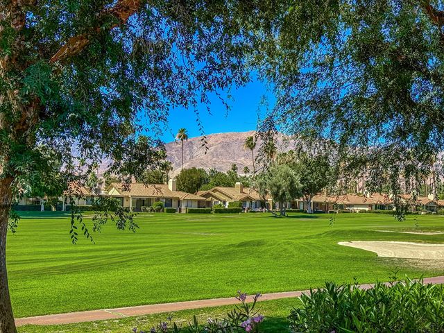 211 Las Lomas, Palm Desert, CA 92260