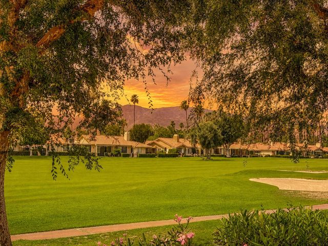 211 Las Lomas, Palm Desert, CA 92260