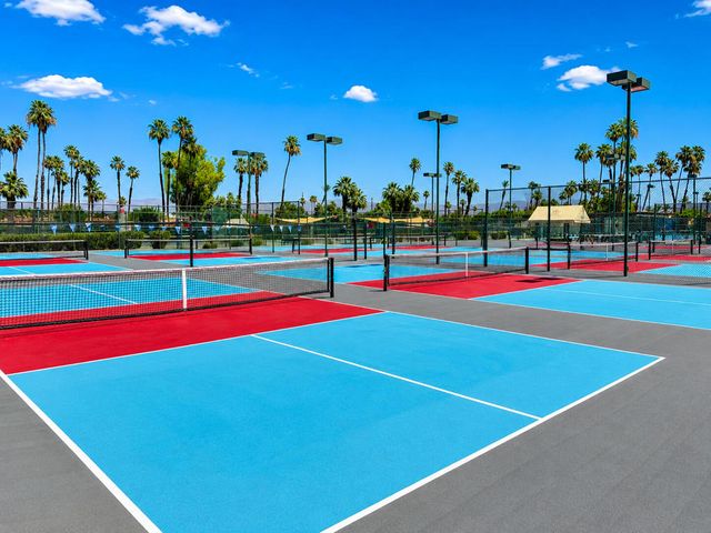 211 Las Lomas, Palm Desert, CA 92260
