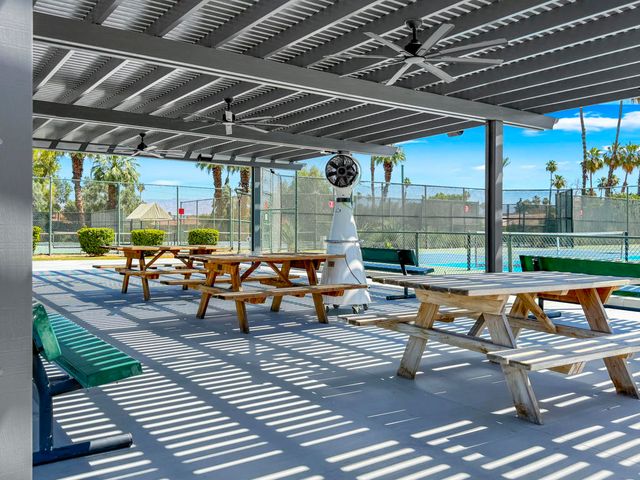 211 Las Lomas, Palm Desert, CA 92260