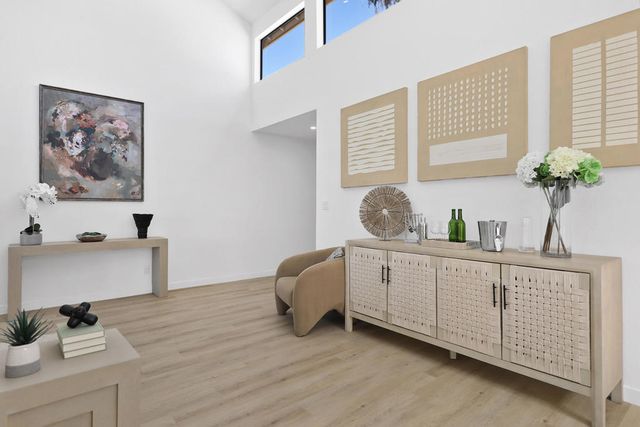 211 Las Lomas, Palm Desert, CA 92260