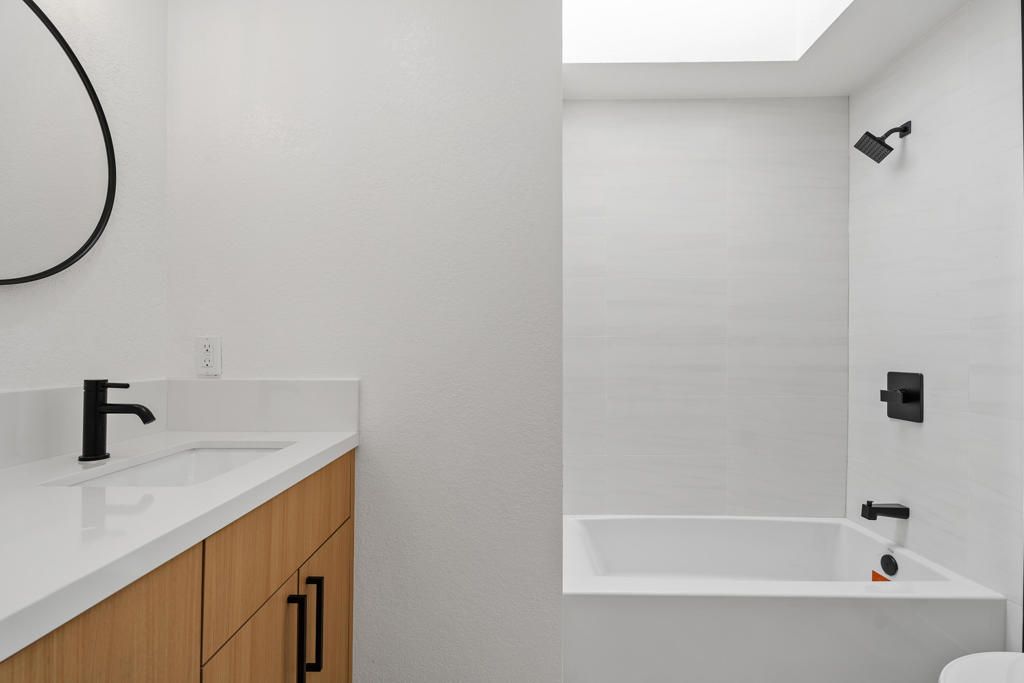 Image 15 of property listing at 211 Las Lomas, Palm Desert, CA 92260