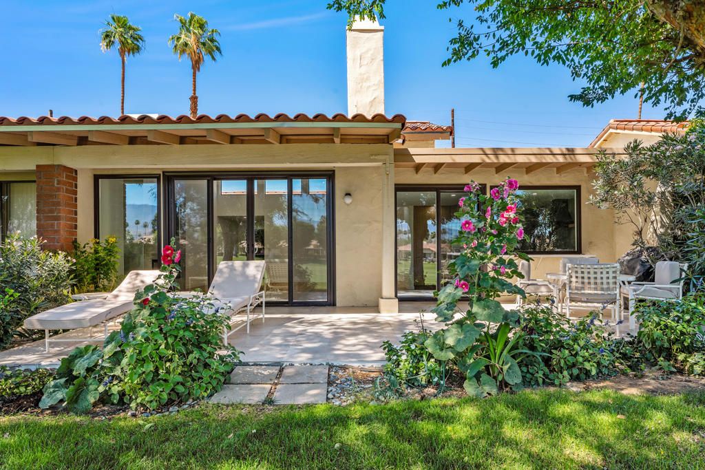 Image 25 of property listing at 211 Las Lomas, Palm Desert, CA 92260