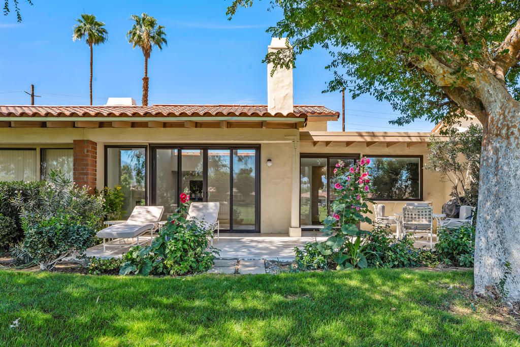 Image 28 of property listing at 211 Las Lomas, Palm Desert, CA 92260