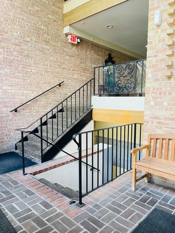 600 W Russell Street 210, Barrington, IL 60010