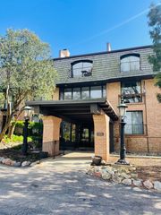 600 W Russell Street 210, Barrington, IL 60010