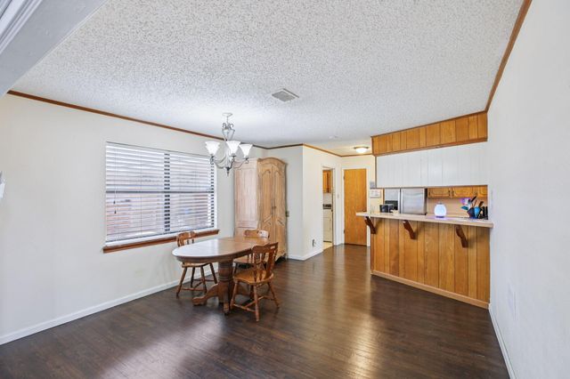 315 Arrowwood St, Lake Jackson, TX 77566