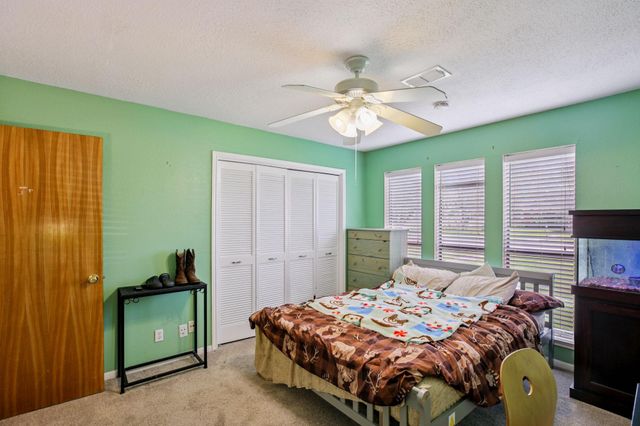 315 Arrowwood St, Lake Jackson, TX 77566