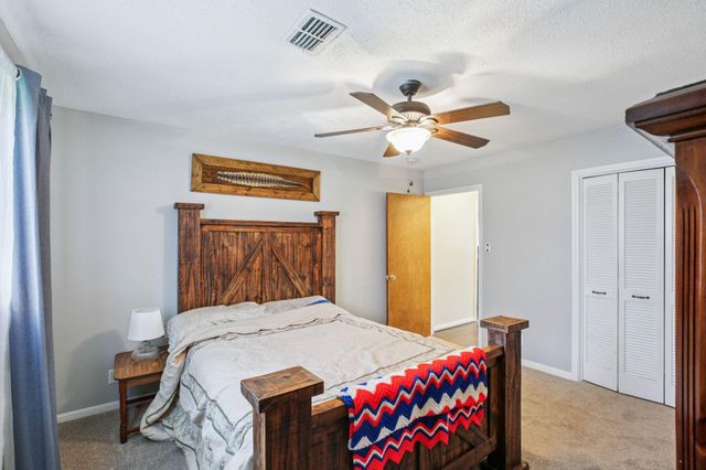 315 Arrowwood St, Lake Jackson, TX 77566