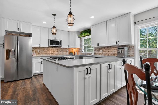 6020 WATERBURY CT, Springfield, VA 22152
