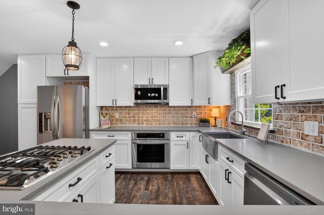 6020 WATERBURY CT, Springfield, VA 22152