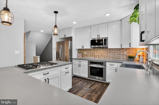 6020 WATERBURY CT, Springfield, VA 22152