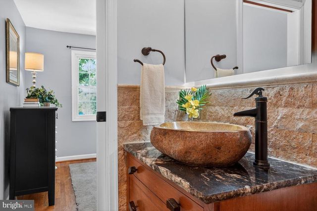 6020 WATERBURY CT, Springfield, VA 22152