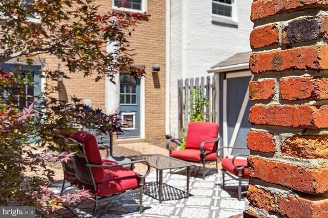 6020 WATERBURY CT, Springfield, VA 22152