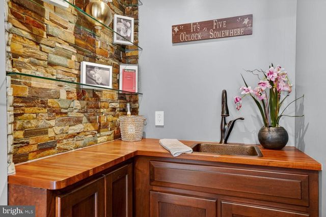 6020 WATERBURY CT, Springfield, VA 22152