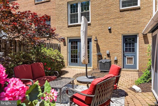 6020 WATERBURY CT, Springfield, VA 22152