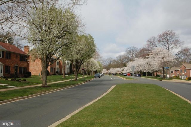 6020 WATERBURY CT, Springfield, VA 22152
