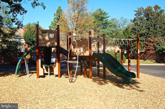 6020 WATERBURY CT, Springfield, VA 22152