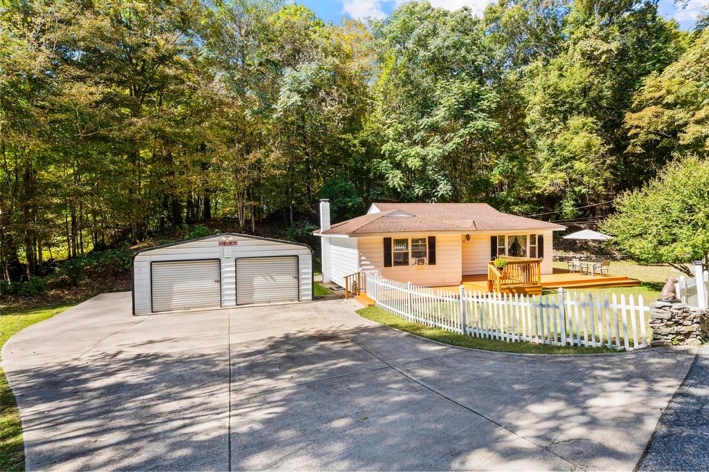 59 Hinckley Street, Norwich, CT 06360