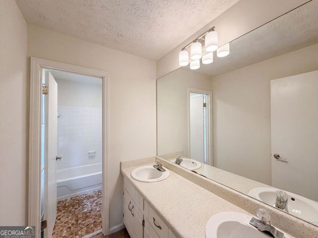 6486 Lynndale Lane, Morrow, GA 30260