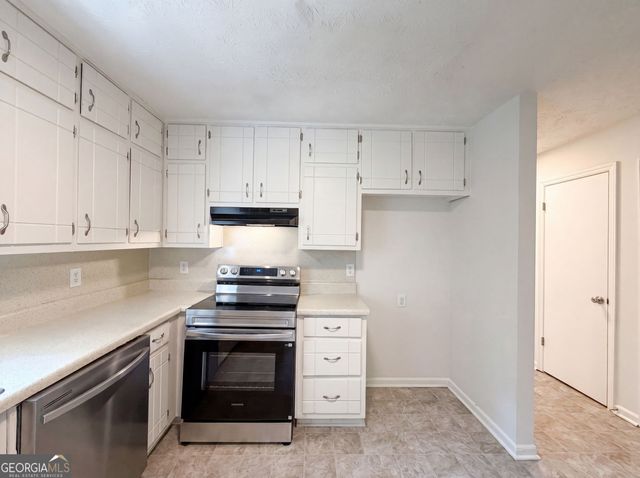6486 Lynndale Lane, Morrow, GA 30260