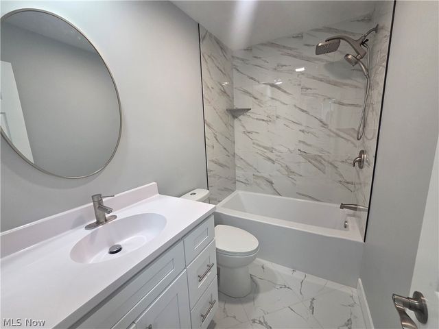 203 Paxton Road, Eastlake, OH 44095
