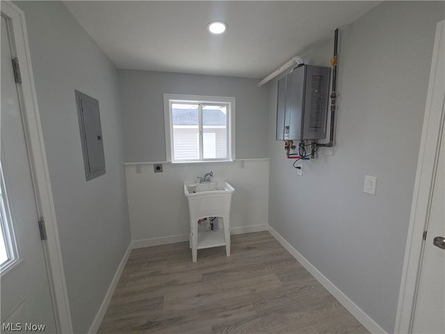 203 Paxton Road, Eastlake, OH 44095