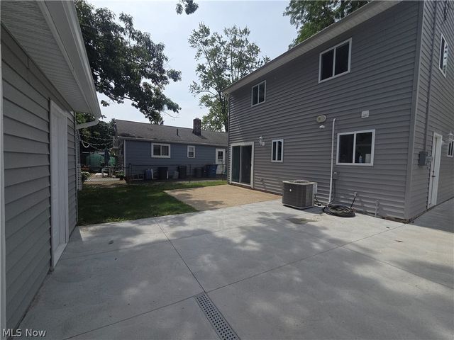 203 Paxton Road, Eastlake, OH 44095