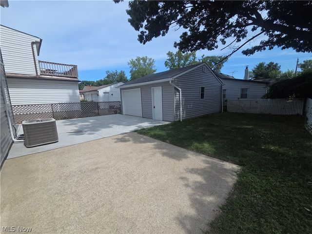 203 Paxton Road, Eastlake, OH 44095