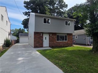 203 Paxton Road, Eastlake, OH 44095