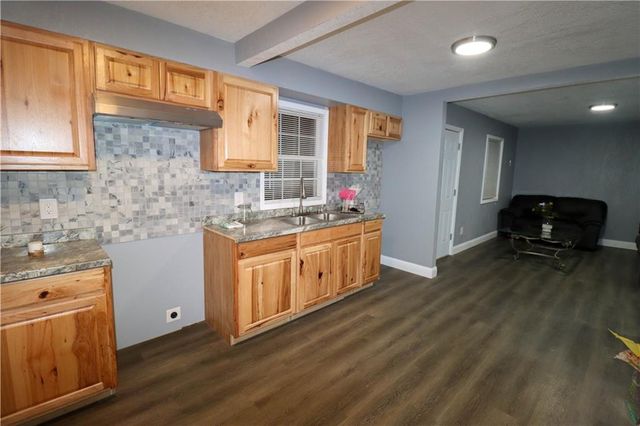 3400 Cypress Street, Kansas City, MO 64128