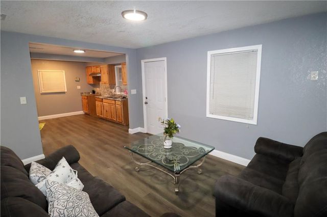 3400 Cypress Street, Kansas City, MO 64128