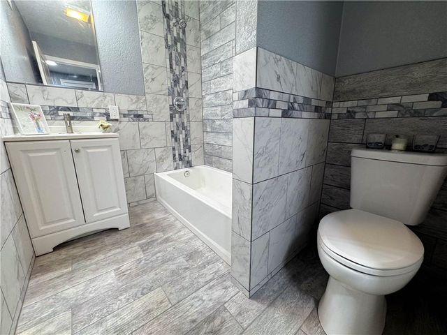 3400 Cypress Street, Kansas City, MO 64128