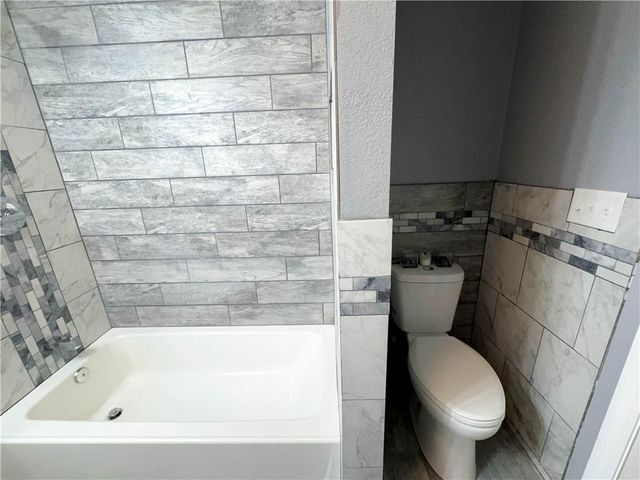 3400 Cypress Street, Kansas City, MO 64128