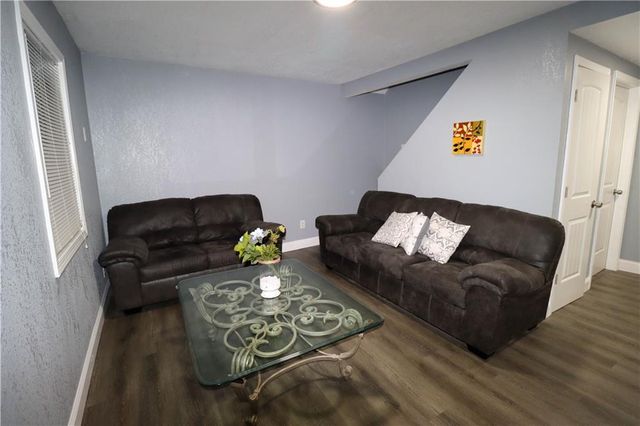 3400 Cypress Street, Kansas City, MO 64128