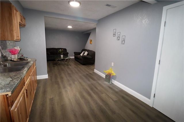 3400 Cypress Street, Kansas City, MO 64128