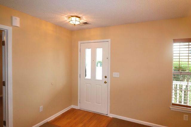 538 Holiday Drive, Summerville, SC 29483
