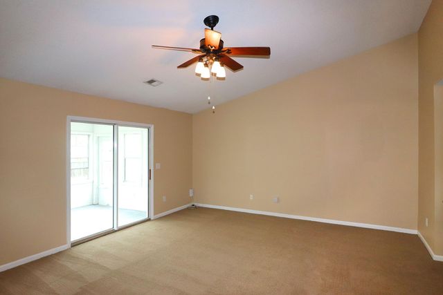 538 Holiday Drive, Summerville, SC 29483