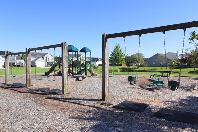 538 Holiday Drive, Summerville, SC 29483