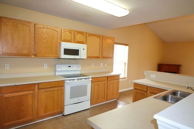 538 Holiday Drive, Summerville, SC 29483