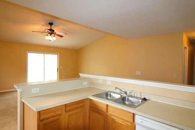 538 Holiday Drive, Summerville, SC 29483