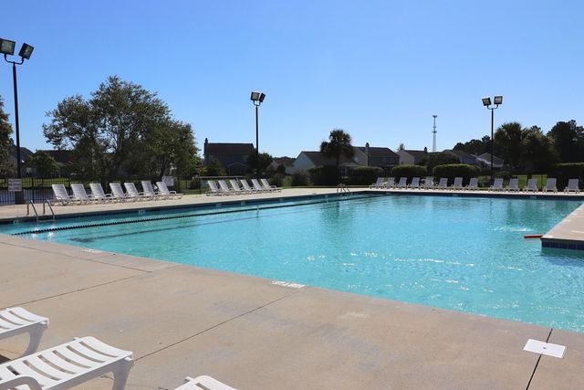 538 Holiday Drive, Summerville, SC 29483