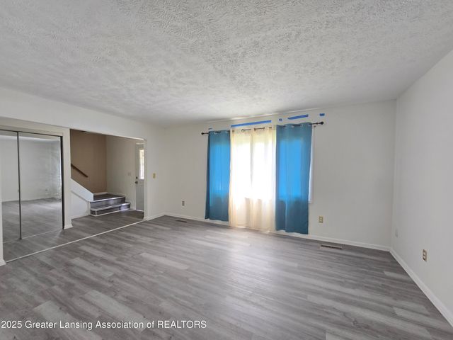 3116 Colchester Road, Lansing, MI 48906