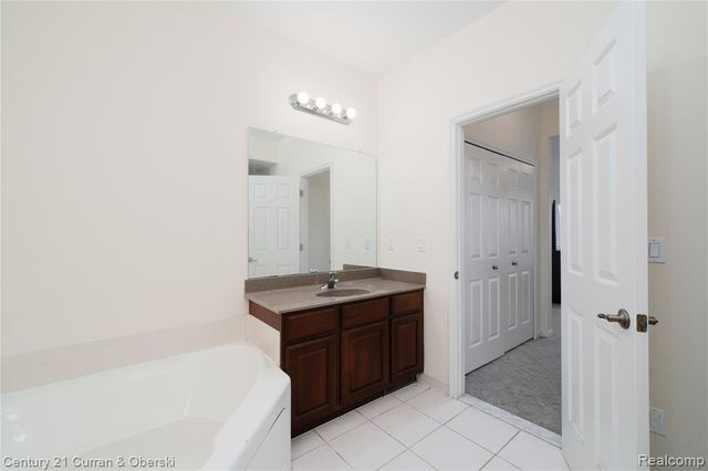 24838 Valleywood Drive, South Lyon, MI 48178