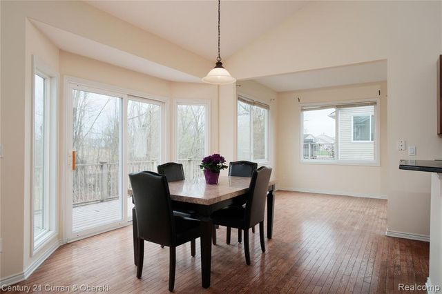 24838 Valleywood Drive, South Lyon, MI 48178
