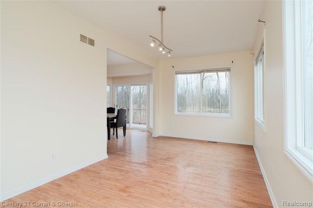 24838 Valleywood Drive, South Lyon, MI 48178